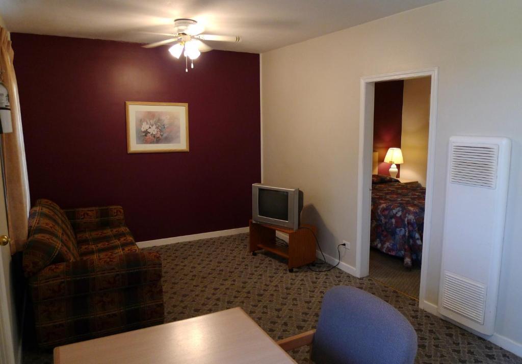 אוסויוס Boundary Motel מראה חיצוני תמונה